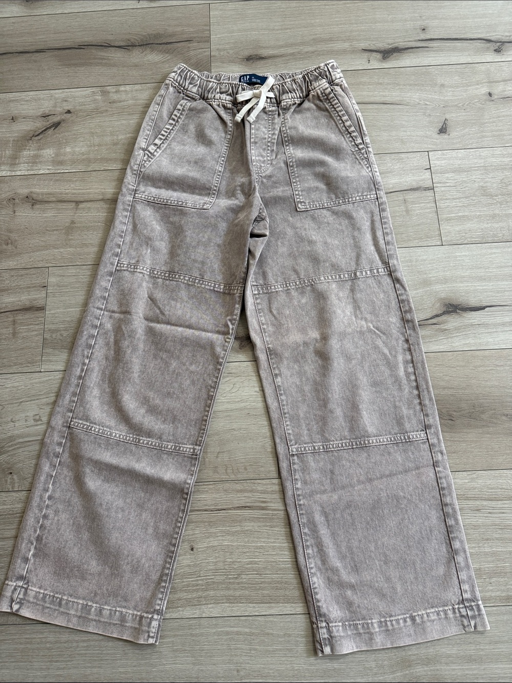 GAP womans Cargo Pants in Washed Taupe
